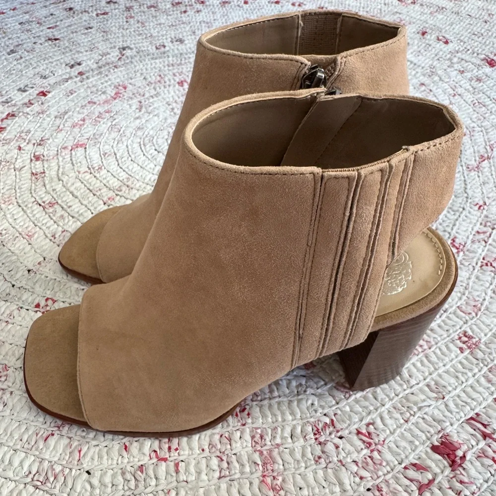 Vince Camuto VV-Kensli Open Toe Square Toed Bootie Size 7 EUR 37.5 Suede Leather